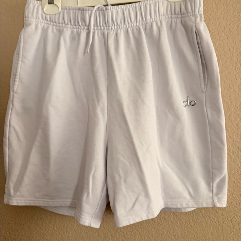 Alo Yoga Accolade Premier Shorts White Size Large 🩶